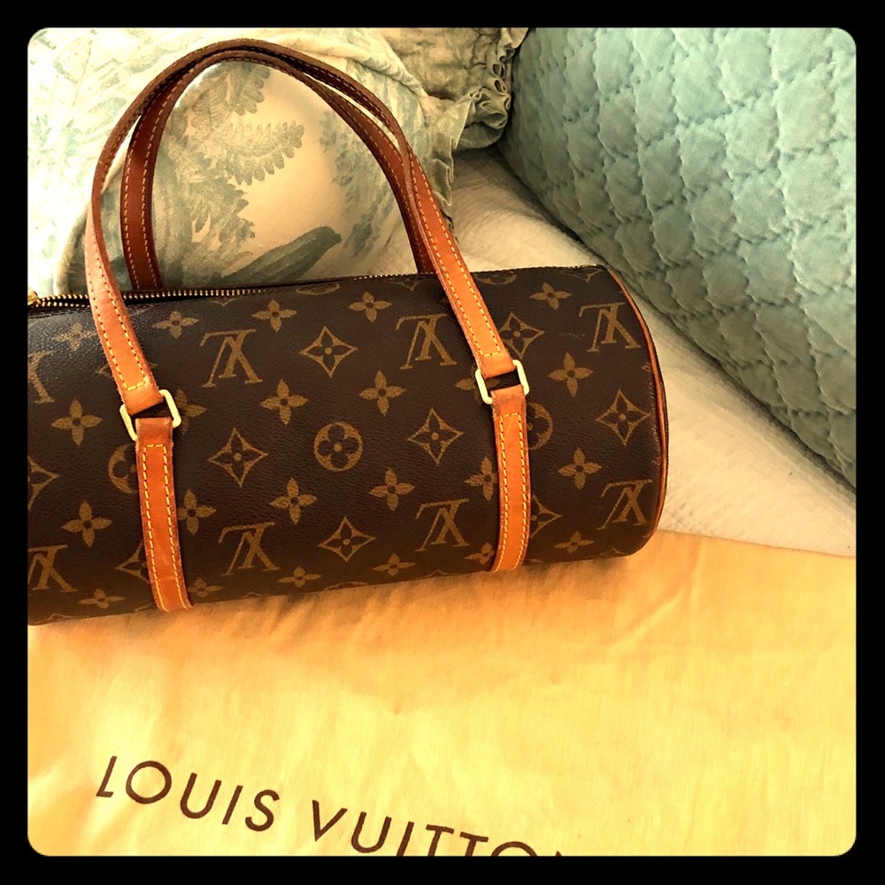 Auth. Louis Vuitton papillon 26 bag! Gorgeous!